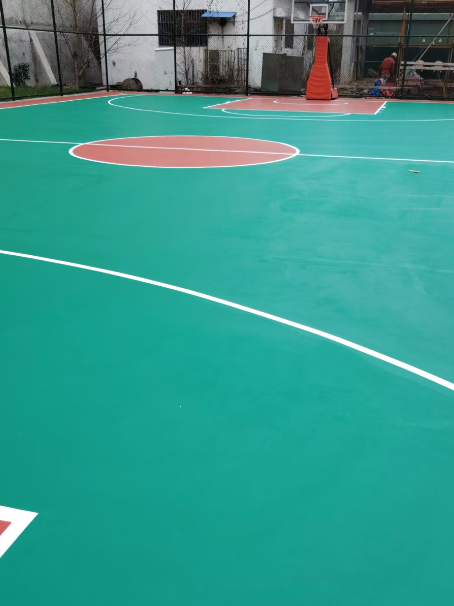 下谷坪土家族乡 球场长期使用易出现地面开裂